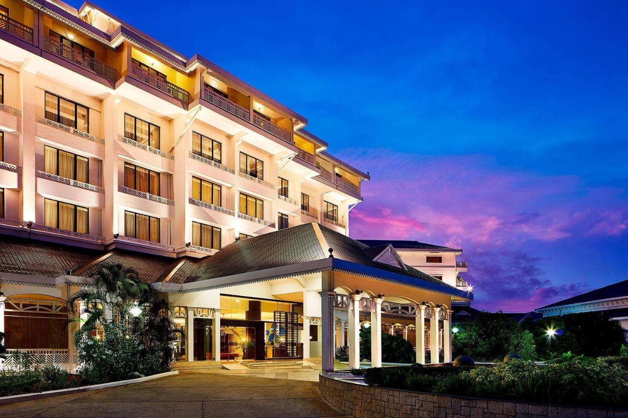 Готель Le Meridien Kochi Екстер'єр фото